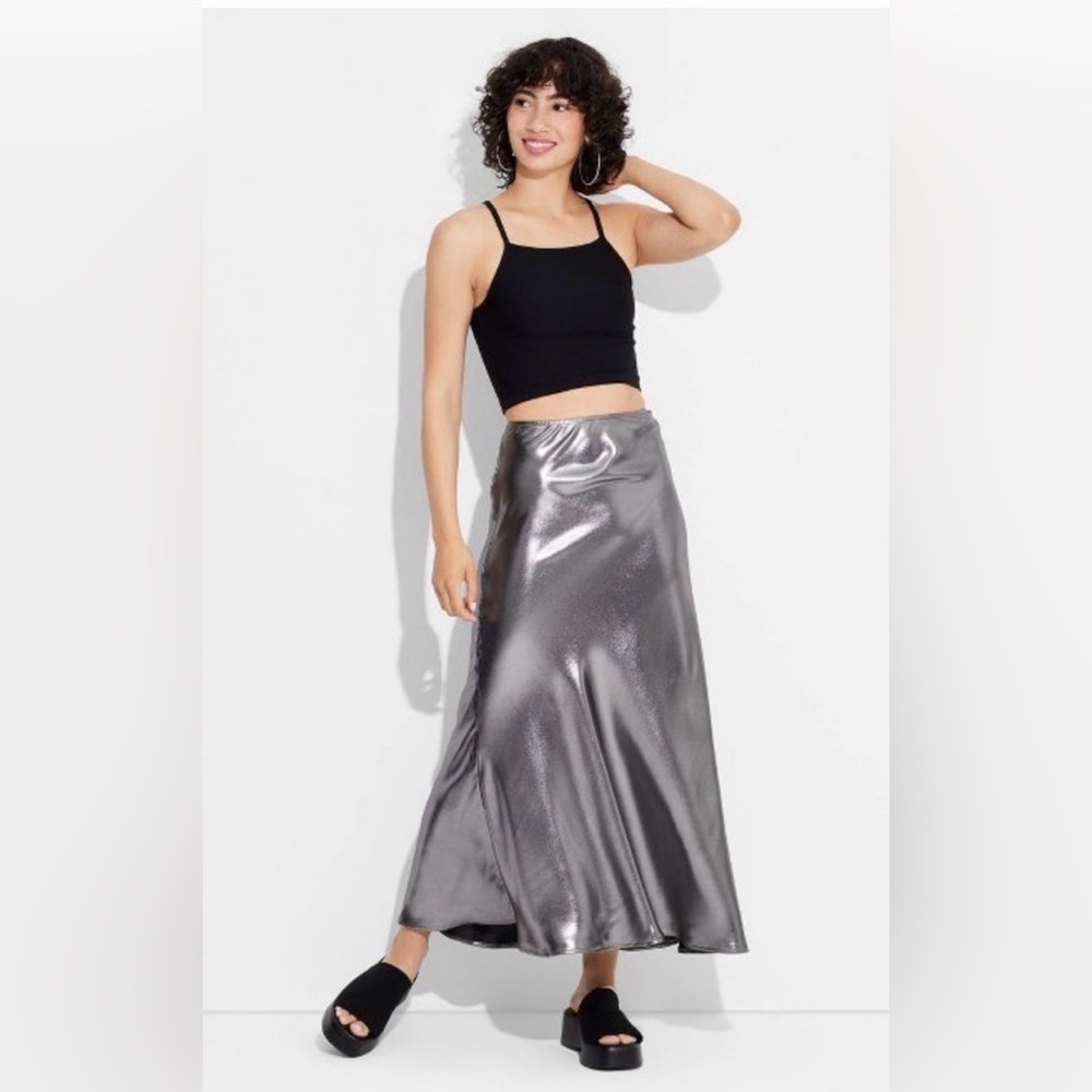 NWT Women's Metallic Trumpet Maxi Skirt L Wild Fable Silver Flowy Holiday Party